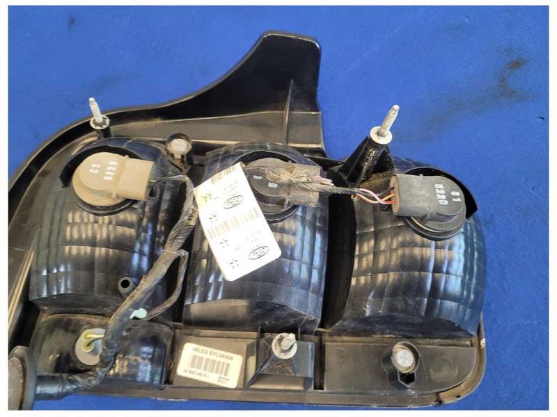 2005-2009 Ford Mustang GT 4.6L Driver Left Rear Taillight Lamp Light Brake 2621 - The Parts Farm