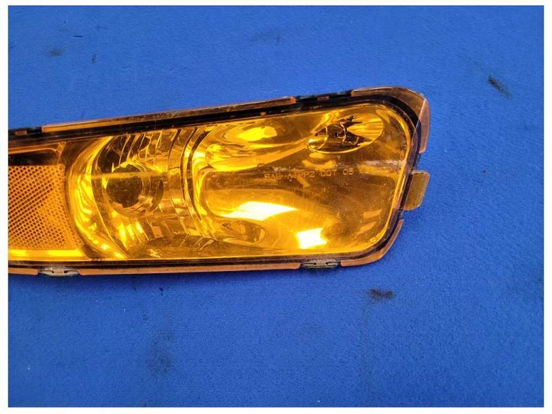 2005-2009 Ford Mustang Passenger RH Turn Signal Corner Parking Light 2600 - The Parts Farm