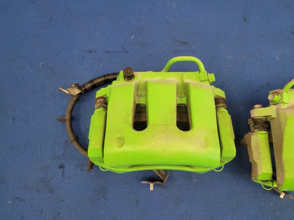 2011-2014 Ford Mustang GT Pair Front Brembo Brakes Calipers Pads Hoses 2633 - The Parts Farm