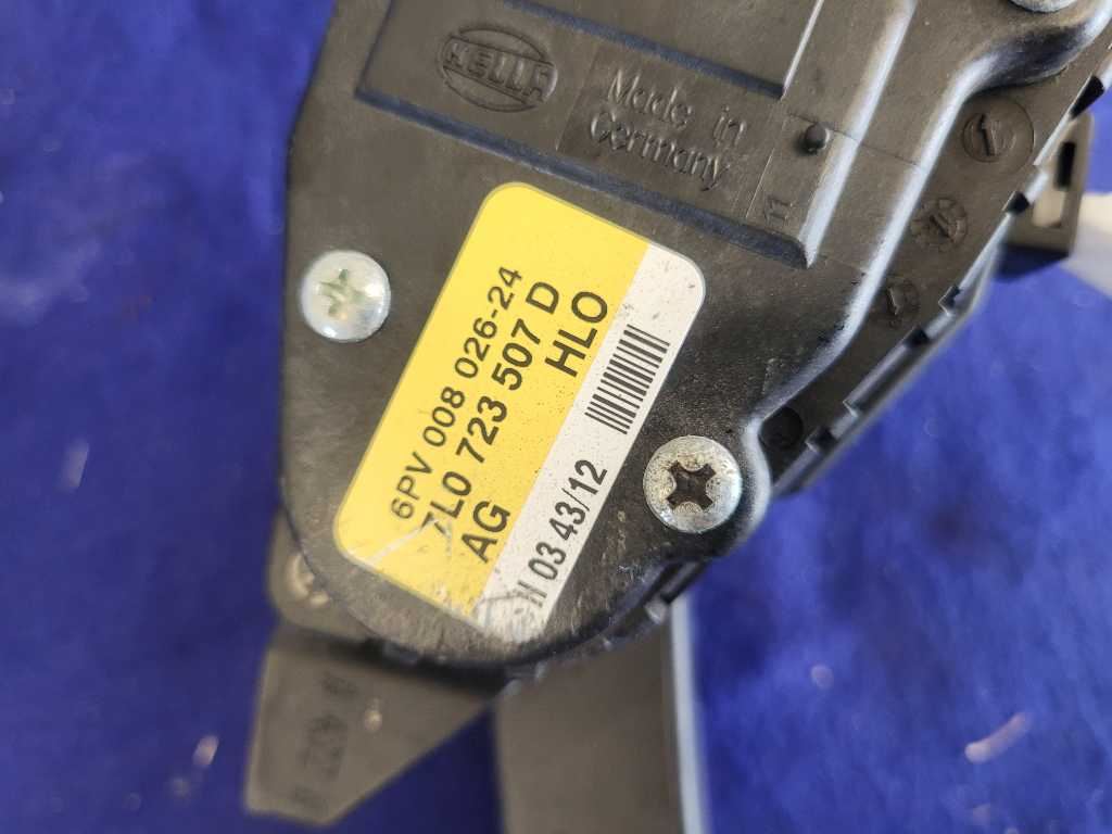 46321322