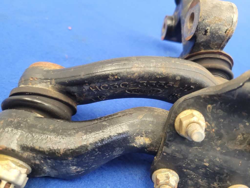 2023 Ford F250 F-250 Super Duty Truck 4wd 4x4 Steering Arm Idler Link 2558 - The Parts Farm