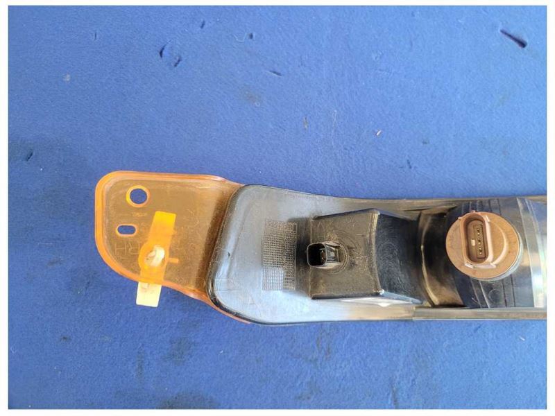 2005-2009 Ford Mustang GT Front Passenger Corner Turn Signal Lamp Light 2621 - The Parts Farm