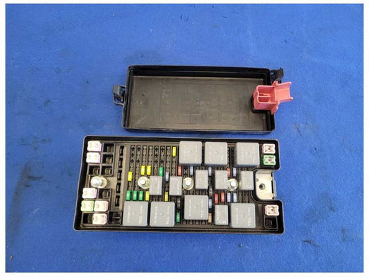 2006 Ford Mustang GT 4.6L Power Distribution Box Engine Bay A/T Wire Plug 2621 - The Parts Farm