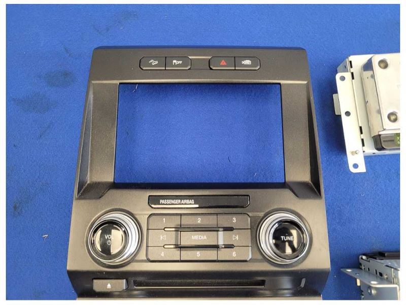 2015 Ford F150 Pickup Truck Info-GPS-TV Screen SYNC Dash 8.0" Screen 2617 - The Parts Farm