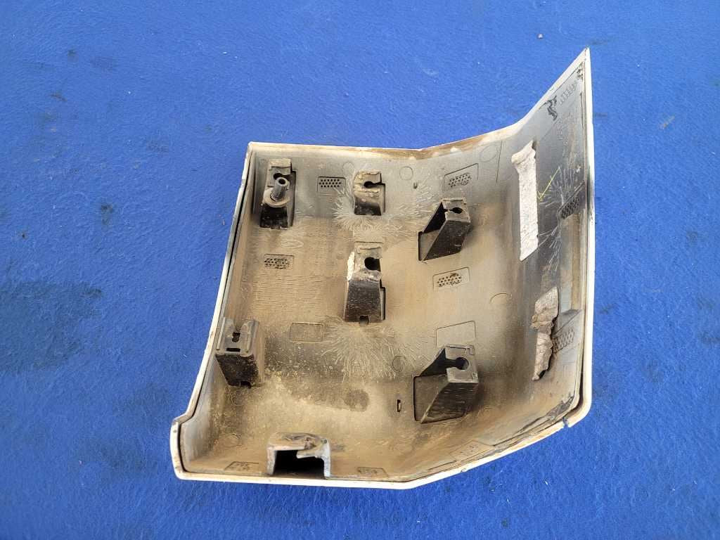 2022 Ford F250SD Pickup Truck Passenger Lower Cab Corner Molding Paint Z1 2581 - The Parts Farm