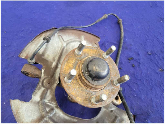 1996-1998 Ford Mustang GT 4.6L Driver Left Front Spindle Knuckle Hub 2746