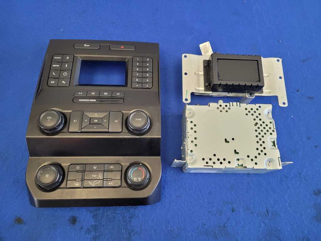 2022 Ford F250SD Pickup Truck Audio Equipment Radio Control Panel 2581 - The Parts Farm