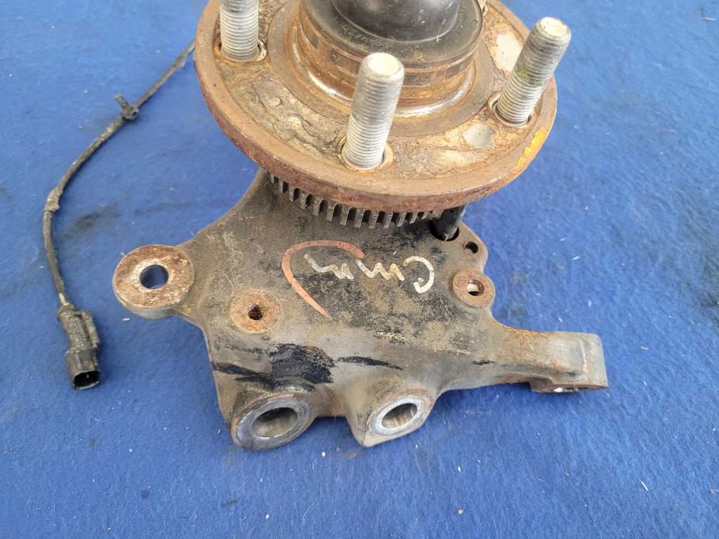 2015-2017 Ford Mustang GT S550 Passenger Front Spindle Knuckle Hub 2616 - The Parts Farm