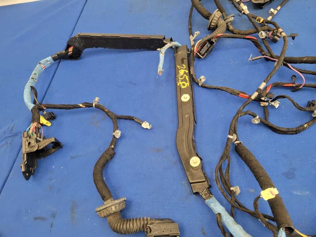 2013 Chevrolet Camaro 1LE SS Coupe Body Wire Wiring Harness M/T Plug 2650 - The Parts Farm