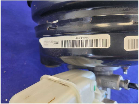2011-2014 Ford Mustang GT 5.0L Power Brake Booster Master Cylinder A/T 2728