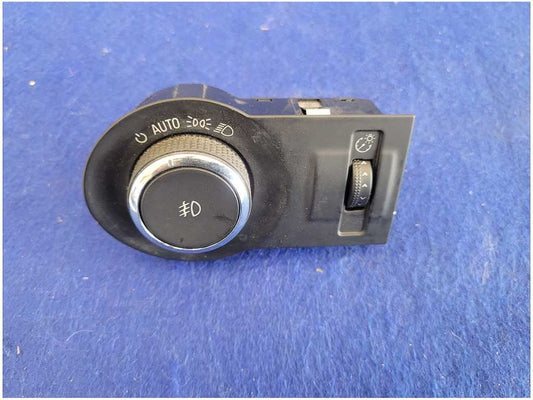 2010-2015 Chevrolet Camaro 1LE SS Headlight Switch Front Driver Knob Dash 2736