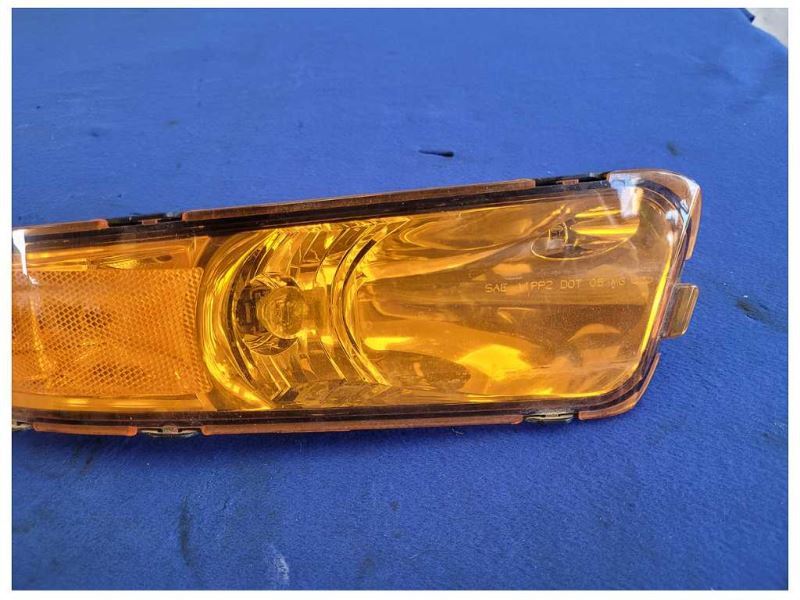 2005-2009 Ford Mustang GT Front Passenger Corner Turn Signal Lamp Light 2621 - The Parts Farm