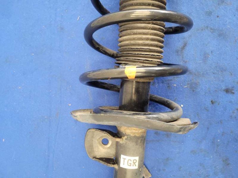 2011-2012 Nissan Leaf Passenger Front Strut Spring Suspension 1856 - The Parts Farm