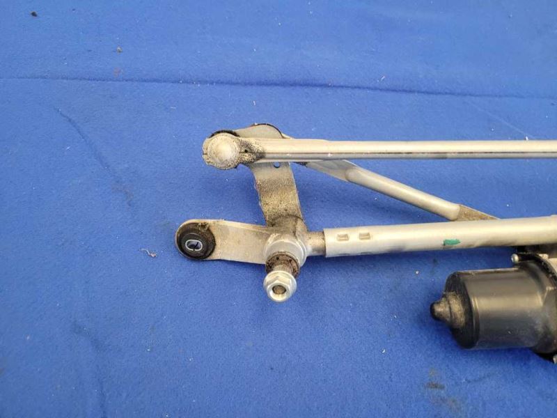 2011-2012 Nissan Leaf Front Windshield Wiper Motor Linkage 1856 - The Parts Farm
