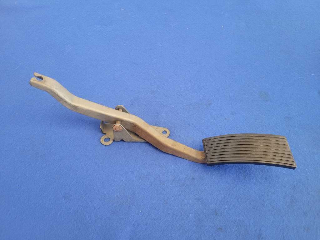 1994-1995 Ford Mustang GT 5.0L Gas Pedal Assembly Box Cage 2631 - The Parts Farm