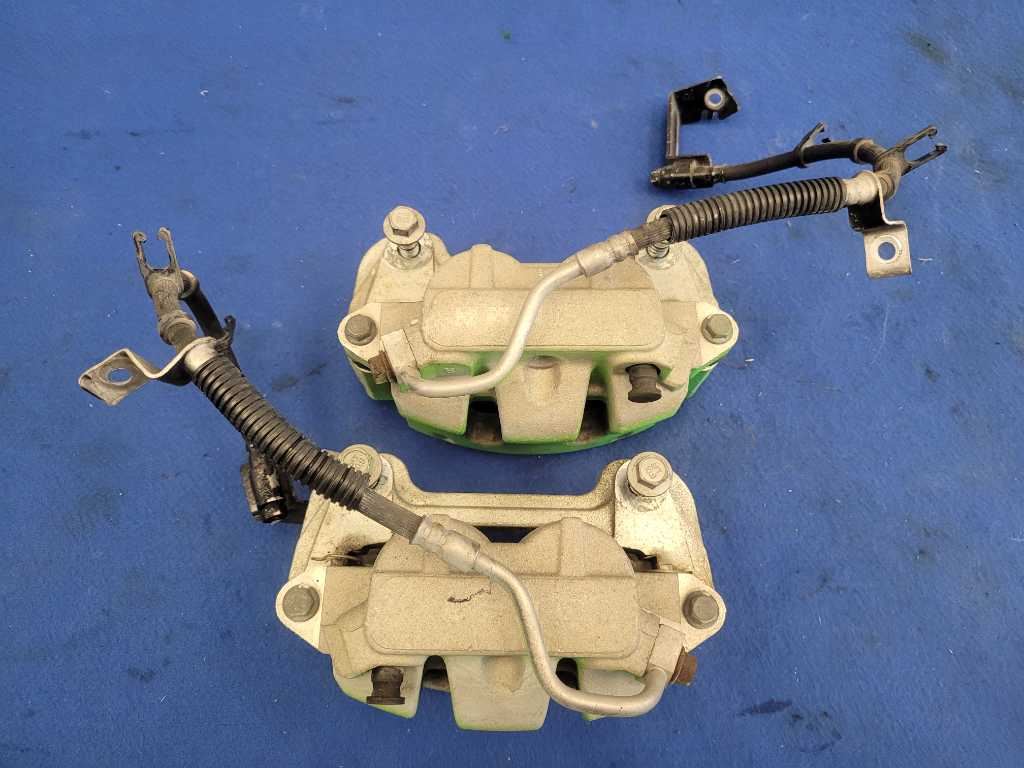 2011-2014 Ford Mustang GT Pair Front Brembo Brakes Calipers Pads Hoses 2633 - The Parts Farm