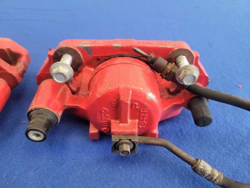 1994-1995 Ford Mustang GT 5.0L Pair Front Brake Calipers Pads Paint Red 2614 - The Parts Farm