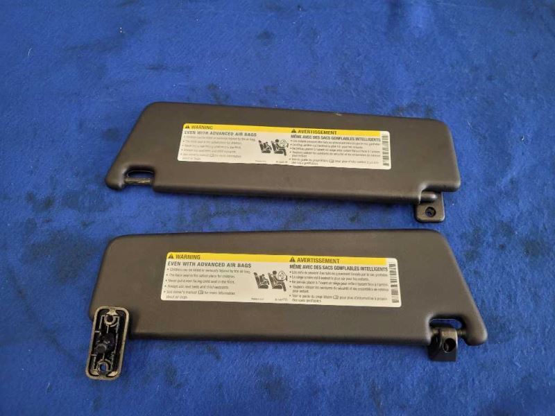 2010-2015 Chevrolet Camaro SS Driver Front Coupe Sun Visors Shade Mirror 2480 - The Parts Farm