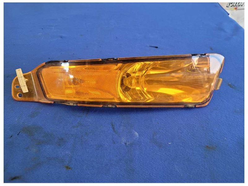 2005-2009 Ford Mustang GT Front Passenger Corner Turn Signal Lamp Light 2621 - The Parts Farm