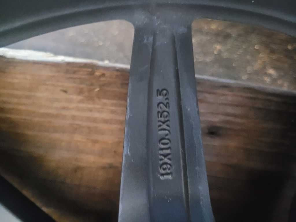 43705705