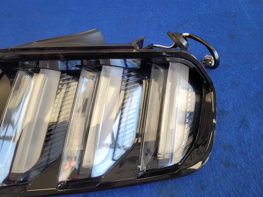 2015-2017 Ford Mustang GT S550 Passenger Aftermarket Taillight Clear Light 2643 - The Parts Farm