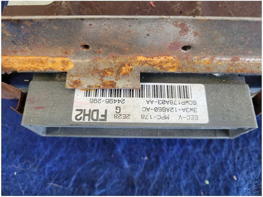 2003-2004 Mercury Marauder 32v V8 ECU Engine Control Module Unit A/T 2813