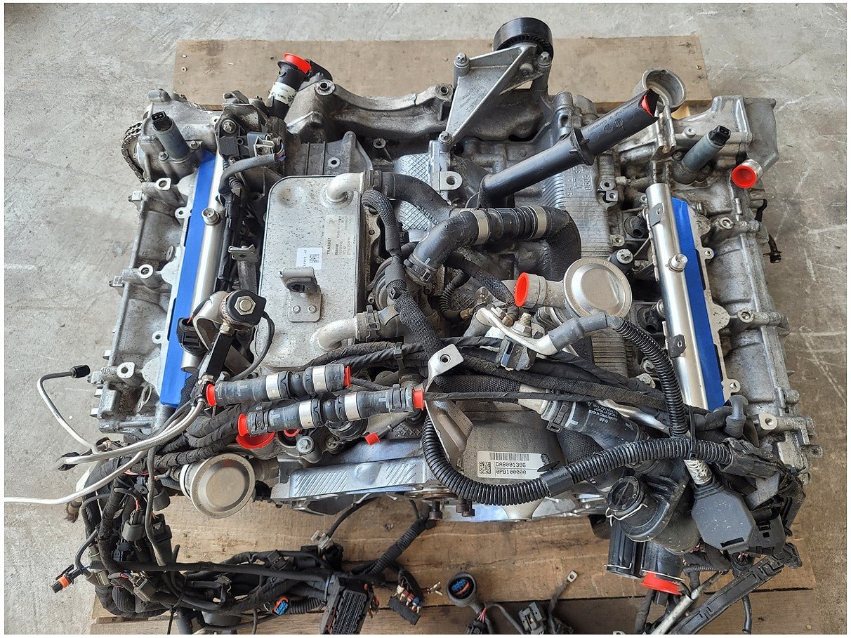 **Damaged 2017 Porsche 911 991 Engine Block Cylinder Heads **Damaged - The Parts Farm