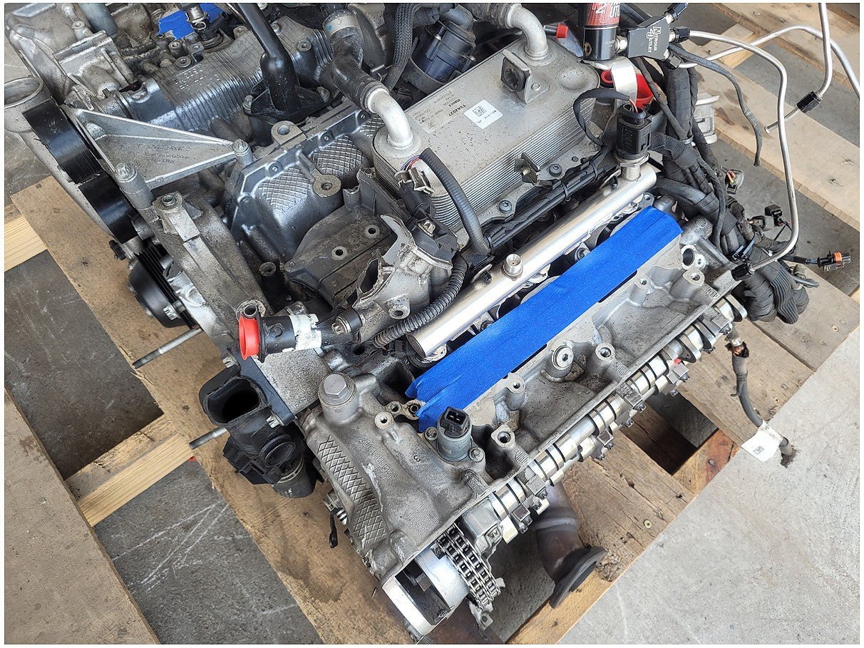**Damaged 2017 Porsche 911 991 Engine Block Cylinder Heads **Damaged - The Parts Farm